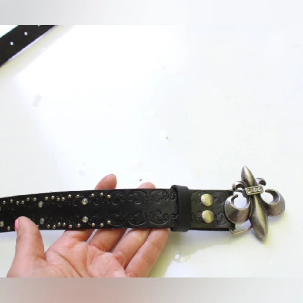 NWOT miss me fleur belt
